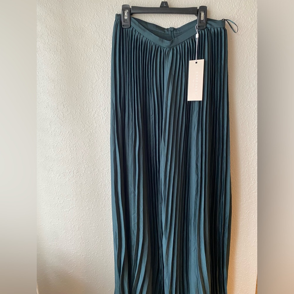 Green Keepsake pleated wide-legged pants. Size Medium.